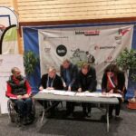 Signature de la convention pendant le challenge Handis-Valides